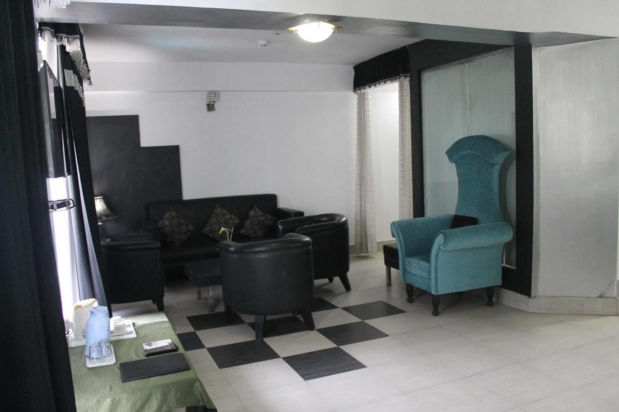 Aravali Clarks Inn Alwar Buitenkant foto