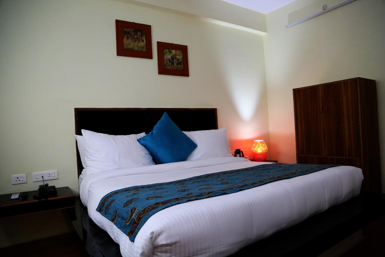 Aravali Clarks Inn Alwar Buitenkant foto