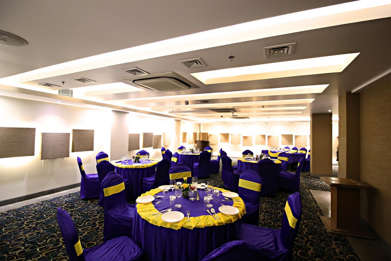 Aravali Clarks Inn Alwar Buitenkant foto