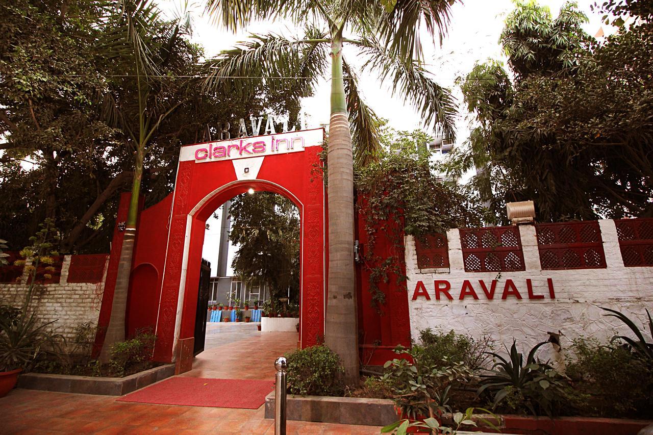 Aravali Clarks Inn Alwar Buitenkant foto