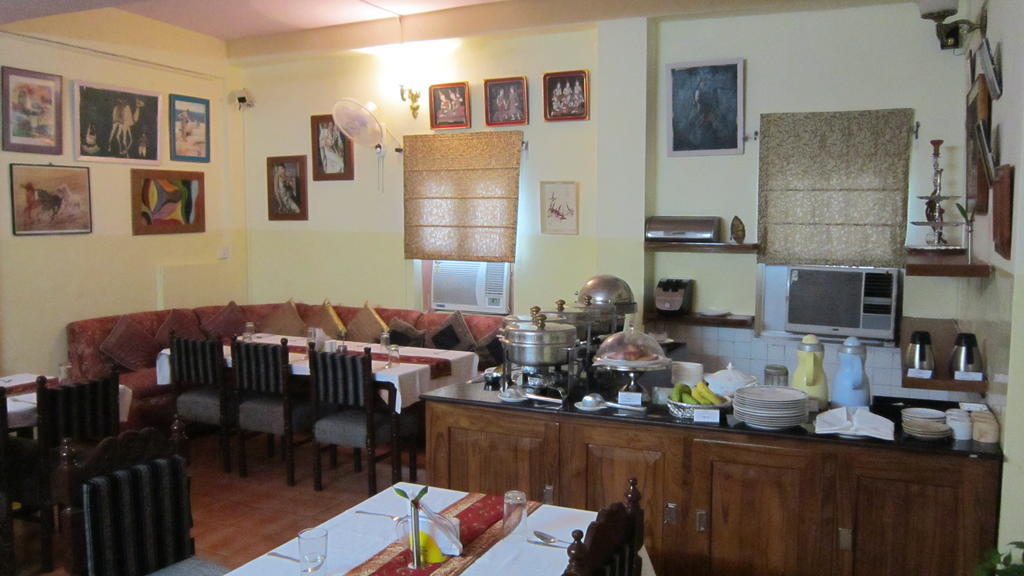Aravali Clarks Inn Alwar Buitenkant foto