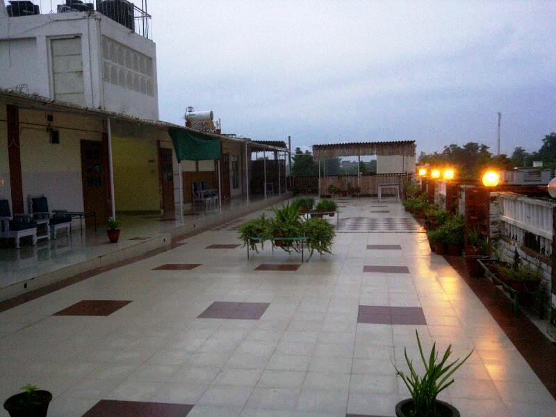Aravali Clarks Inn Alwar Buitenkant foto